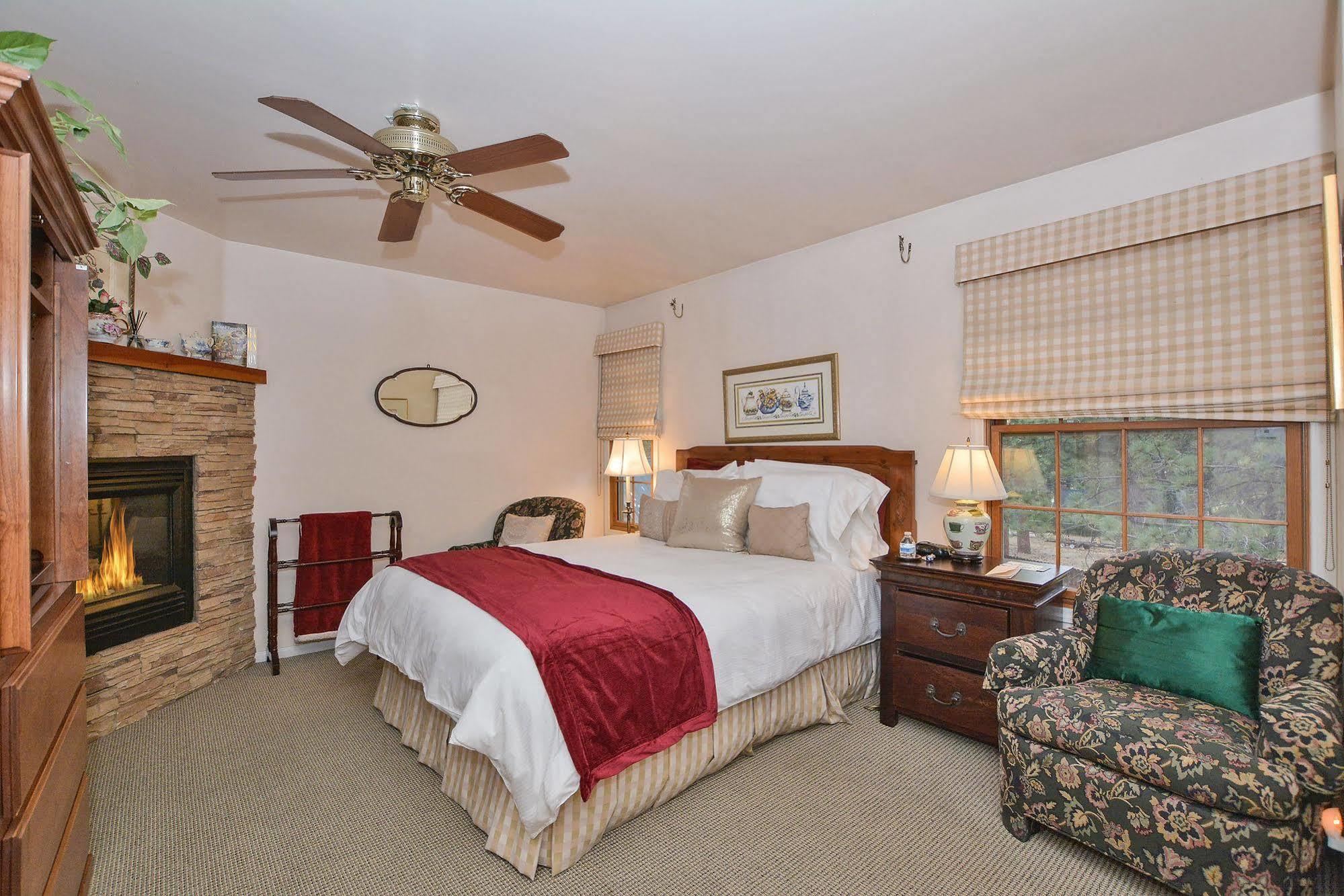 Alpenhorn Bed And Breakfast Big Bear Lake Esterno foto