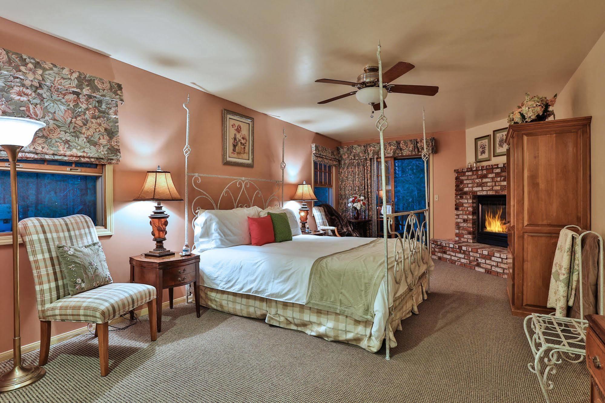 Alpenhorn Bed And Breakfast Big Bear Lake Esterno foto