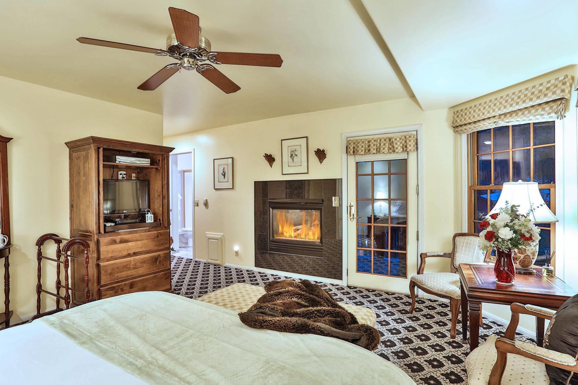 Alpenhorn Bed And Breakfast Big Bear Lake Esterno foto